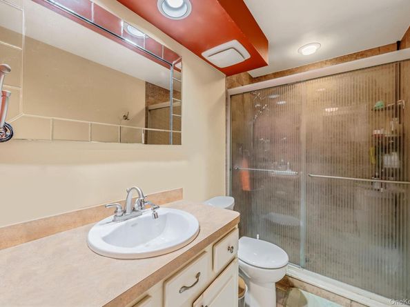 36 Vanderbilt Avenue, Saint James NY 11780
