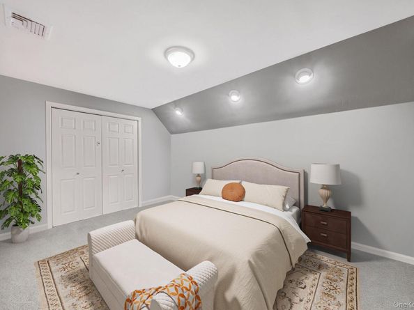 36 Vanderbilt Avenue, Saint James NY 11780
