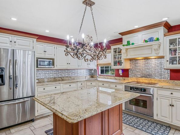 36 Vanderbilt Avenue, Saint James NY 11780