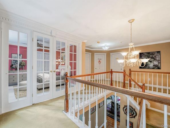 36 Vanderbilt Avenue, Saint James NY 11780