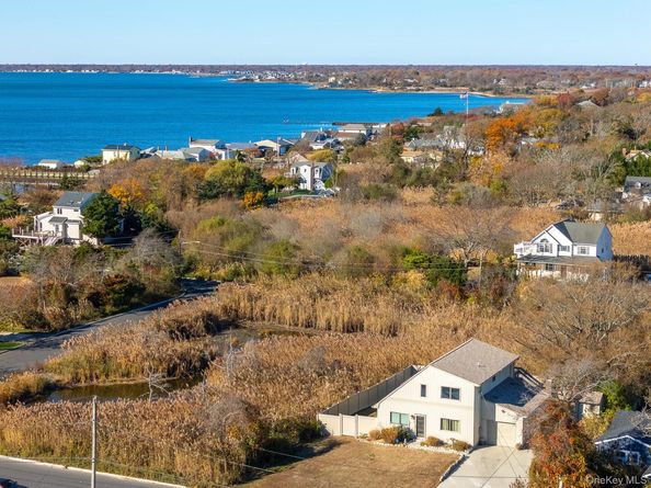304 S Dunton Avenue, East Patchogue NY 11772