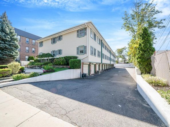 183 Atlantic Avenue 2, Lynbrook NY 11563