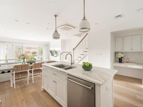 3 Old Boathouse Lane S, Hampton Bays NY 11946