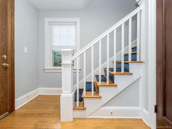 16 Avenue A, Port Washington NY 11050