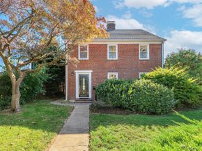 16 Avenue A, Port Washington NY 11050