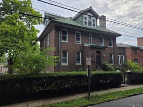 128 Parkway N, Yonkers NY 10704