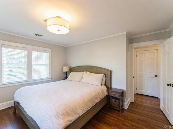 104 Cedar Avenue, Rockville Centre NY 11570