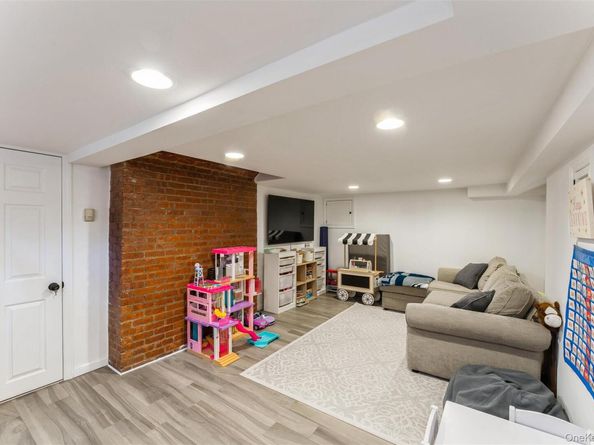 104 Cedar Avenue, Rockville Centre NY 11570