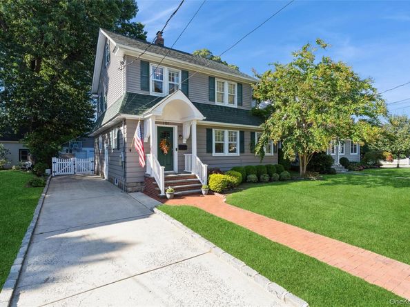 104 Cedar Avenue, Rockville Centre NY 11570