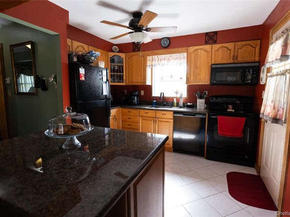 404 Kensington Court, Copiague NY 11726