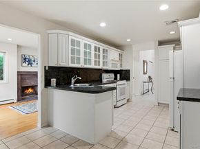 17 Highland Terrace, Manhasset NY 11030