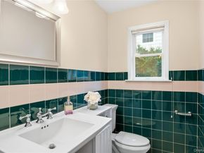 17 Highland Terrace, Manhasset NY 11030