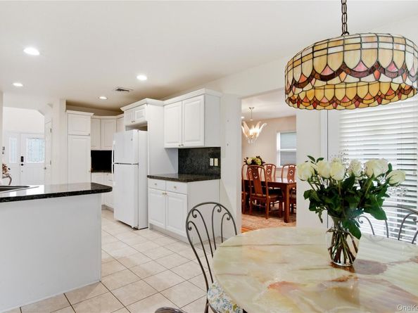 17 Highland Terrace, Manhasset NY 11030
