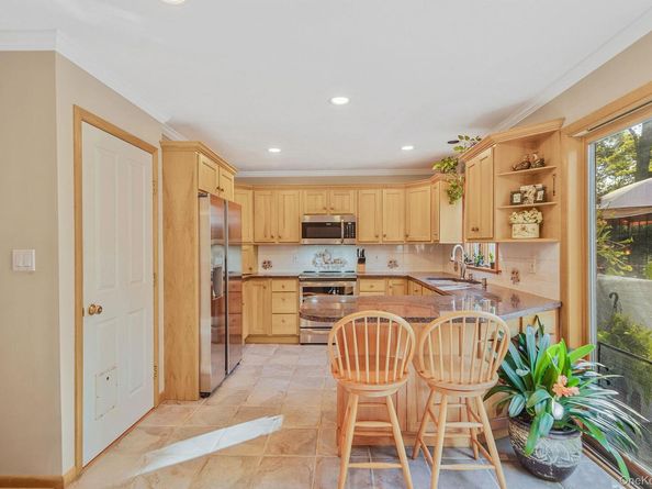 394 Cedarhurst Street, Islip Terrace NY 11752