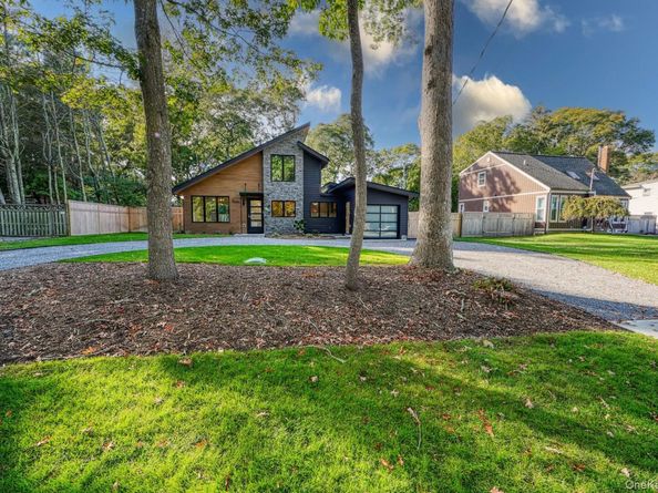 17 Heather Drive, Remsenburg NY 11960