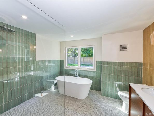 17 Heather Drive, Remsenburg NY 11960