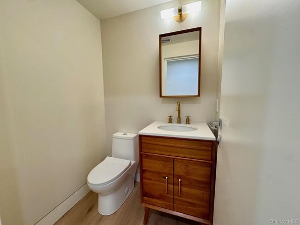 17 Heather Drive, Remsenburg NY 11960