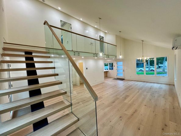 17 Heather Drive, Remsenburg NY 11960