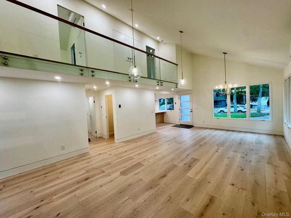 17 Heather Drive, Remsenburg NY 11960