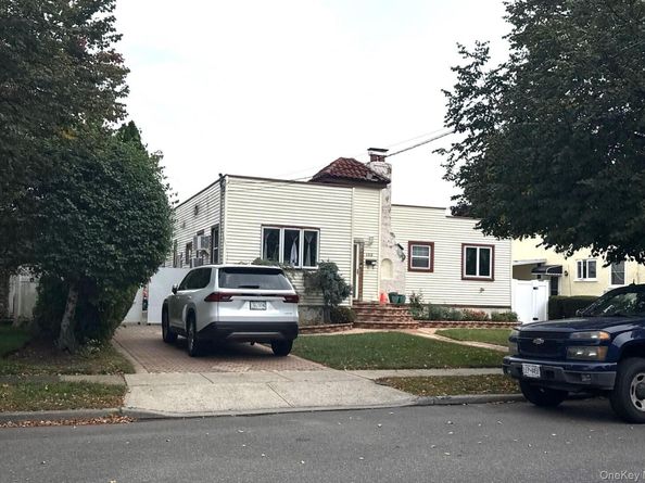 163 Wynsum Avenue, Merrick NY 11566