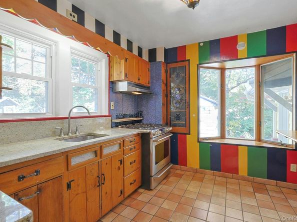 151 Benedict Avenue, Thornwood NY 10594