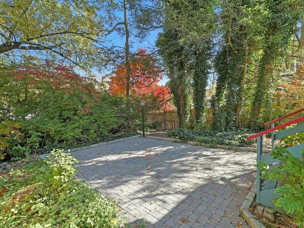 151 Benedict Avenue, Thornwood NY 10594