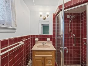 120 Morris Avenue B5, Rockville Centre NY 11570