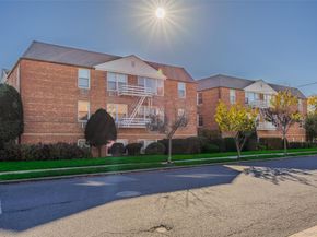 120 Morris Avenue B5, Rockville Centre NY 11570