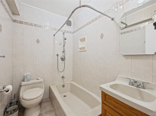 120 Morris Avenue B5, Rockville Centre NY 11570