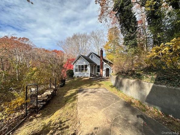 55 Woodhull Landing Road, Sound Beach NY 11789