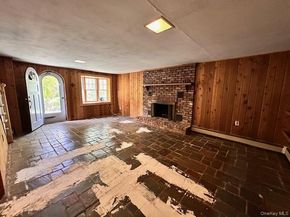 55 Woodhull Landing Road, Sound Beach NY 11789