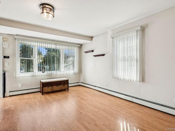 40 Elm Street, Hicksville NY 11801