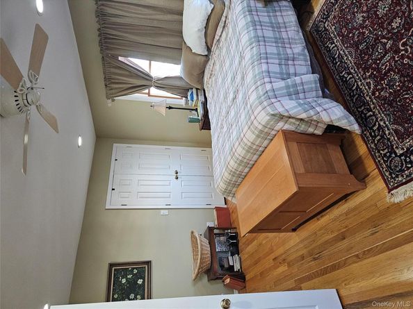 26 Mitchell Avenue, Babylon NY 11702