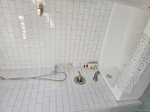 26 Mitchell Avenue, Babylon NY 11702