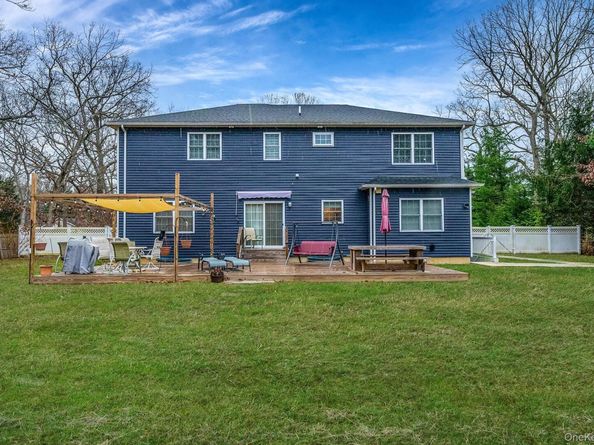 152 Wood, Centereach NY 11720