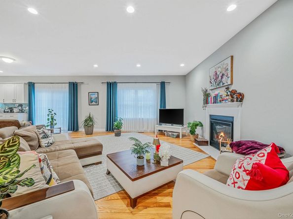 152 Wood, Centereach NY 11720