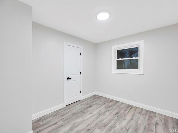 27 Ash Street, Central Islip NY 11722