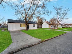 27 Ash Street, Central Islip NY 11722