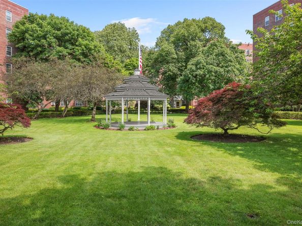 210 Pelham Road 5M, New Rochelle NY 10805