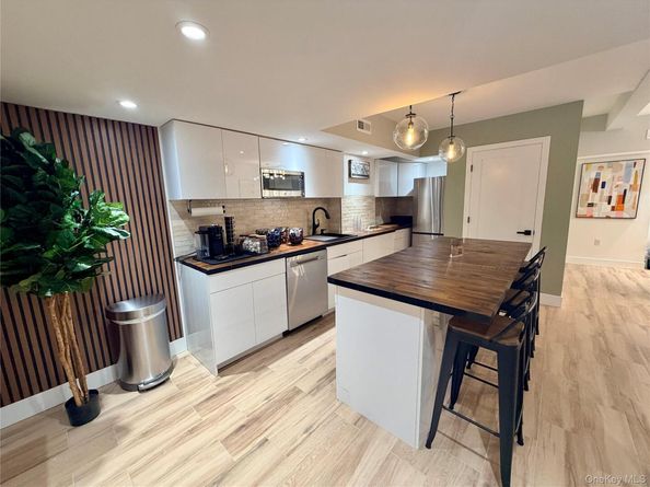 210 Pelham Road 5M, New Rochelle NY 10805