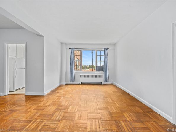 210 Pelham Road 5M, New Rochelle NY 10805