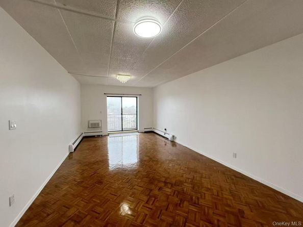 54-09 108th Street 6A, Corona NY 11368