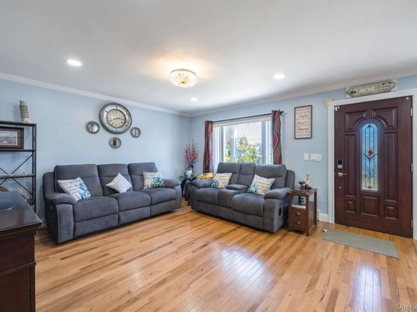 69 Harriet Avenue, Hempstead NY 11550