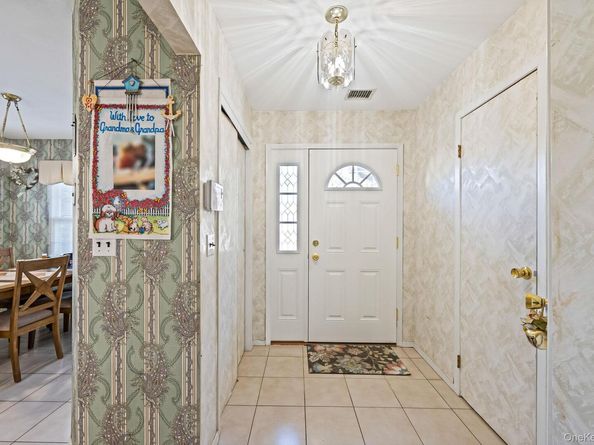 11 Gazebo Lane, Holtsville NY 11742