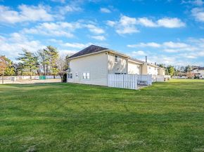 11 Gazebo Lane, Holtsville NY 11742