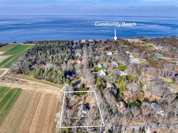 65 Greenway W, Orient NY 11957