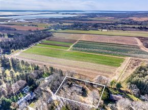 65 Greenway W, Orient NY 11957