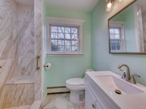 65 Greenway W, Orient NY 11957