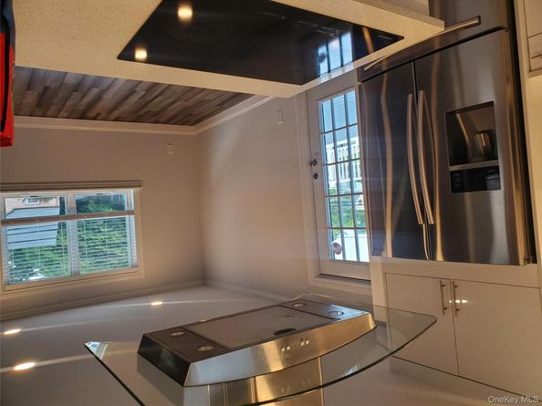 310 Brookside Court, Copiague NY 11726