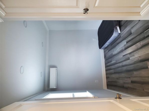 310 Brookside Court, Copiague NY 11726